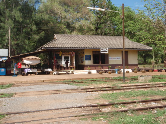 Der einsamme Bahnhof im Nirgendwo