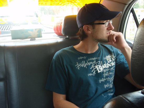 Mit dem Taxi durch die Rushhour. Dank Taxometer immer billiger als die Tuk Tuk`s mit ihren überteuerten Festpreisen.