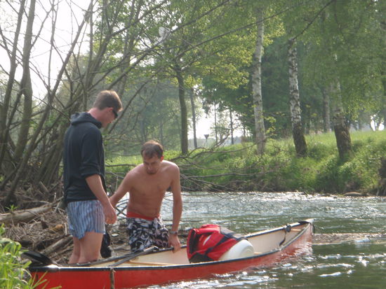 Alex und Kiki nach dem ersten Kentern