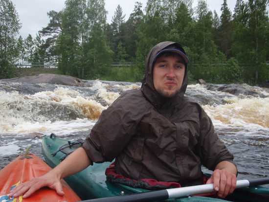 Sehr glücklich und voll Adrenalin nach der Stromschnelle