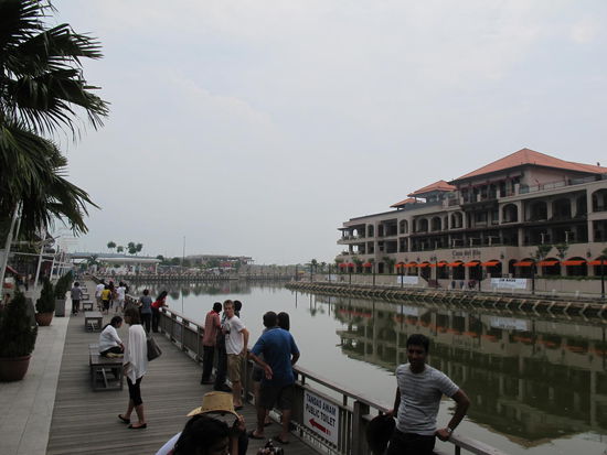 An der Uferpromenade