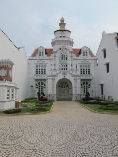 ...und dieses, wo ich net rausfinden konnte was es is, da nur auf malayisch was außen dran stand