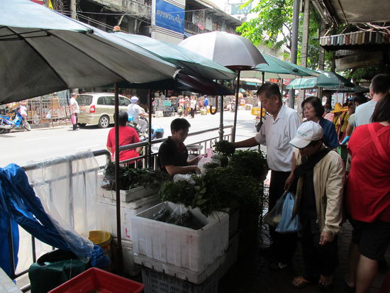 Neben Gemüse wurde auch nicht Jugendfreies verkauft