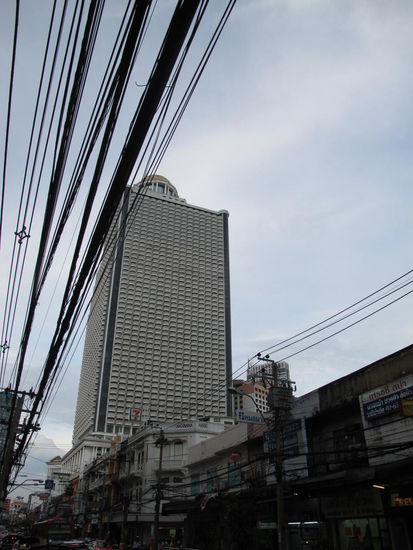 Der State Tower (rechts ganz oben im Eck, das is die Bar)