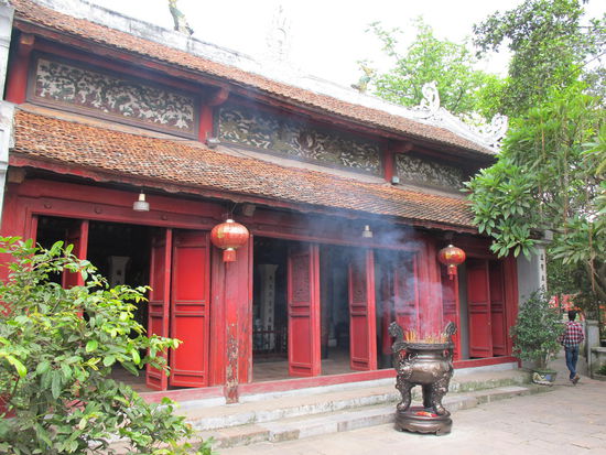 Der Ngoc-Son-Tempel von außen