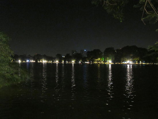 Der Hoan Kiem See bei Nacht