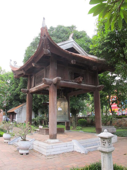 Und ne kleine Glocke , die man aber net wie in Hiroshima läuten lassen konnte