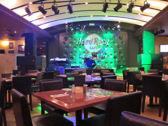 Meine Sicht auf die Bühne, ich saß mitten im Raum