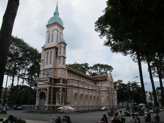 Wiedermal ne schöne unbekannte Kirche auf dem Weg, es gibt hier doch mehr Kirchen als gedacht, aber die Franzosen waren ja mal hier...