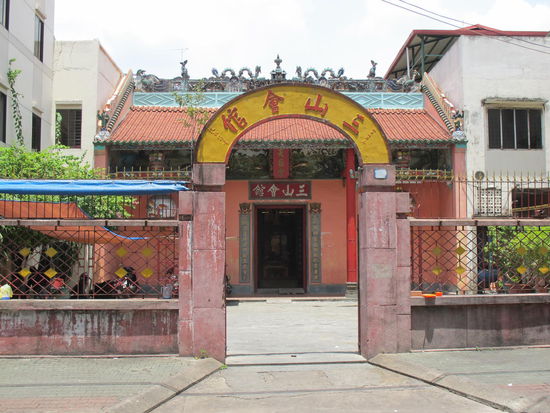 Die Tam-Son-Hoi-Quan-Pagode von außen