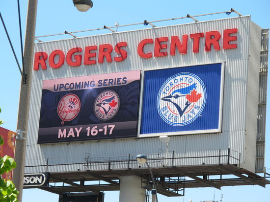 Toronto muß bald nach NY (ich würd mitgehn, naja noch könnt ich hinfahren  - spontan nach NY)