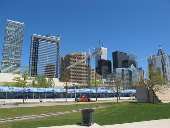 Vorne kommt bis 2013 mal ein Seaworld hin 