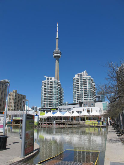 Von der Harbourfront aus