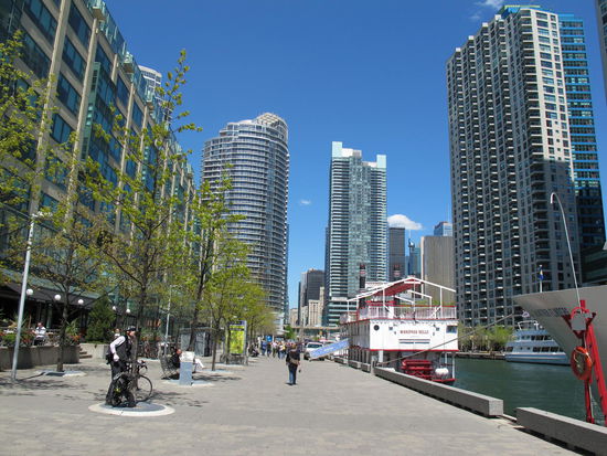 Das sind meistens Wohnhäuser (und gebaut wird wie Sau in der Stadt)