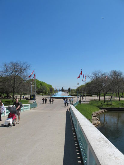 Da hinten gehts raus aufn Lake Ontario