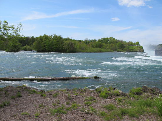 Los gehts flußaufwärts