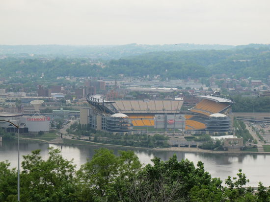 Das Heinz Field (ja richtig wie das Ketchup, der Erfinder kommt aus Pittsburgh) (Football)