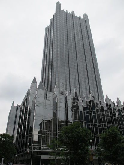 Gleich daneben, hab aber vergessen wie der Komplex heißt