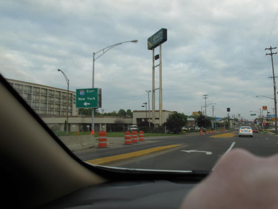 Grad noch erwischt, wäre fast hart nach links gefahren bei dem Schild 