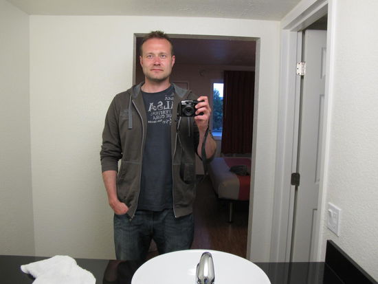 Als ich vorm Spiegel stand mußte ich an unser Bild von 2009 denken (@Andrea, falls du es liest) und abdrücken 