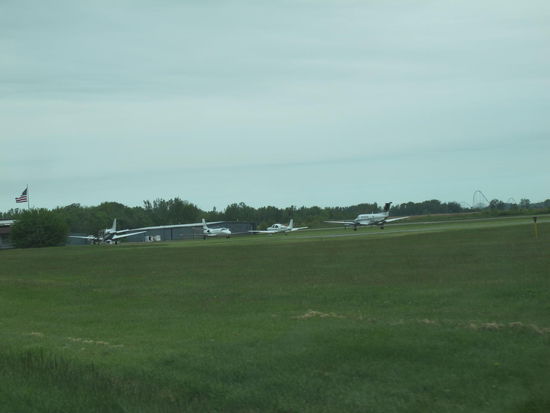Kleiner Flughafen aufm Weg nach Cedar Point