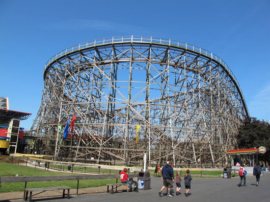 Sieht scho geil aus, so alles aus Holz