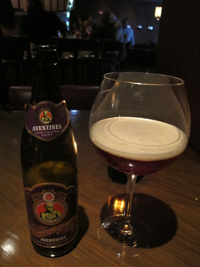 In so nem Glas hab ich auch noch nie ein Bier getrunken (aber es war ein deutsches, zwar aus München, aber gut, ein Doppelbock)