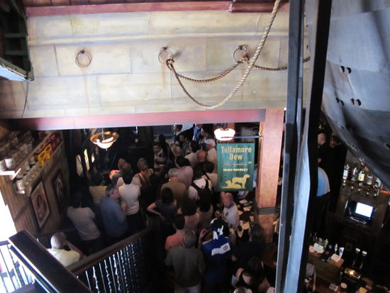 Nach dem Spiel aufm Weg nach unten (die Bayernfans waren komischerweise scho fast alle weg, warum nur?  )