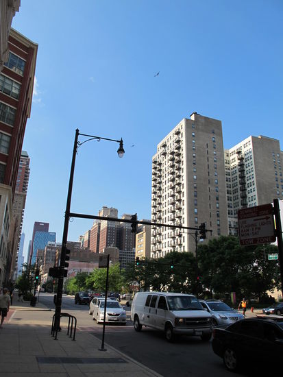 Die kreisenden Hubschrauber wegen dem NATO Treffen