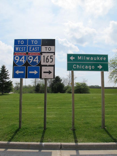 Eigentlich gehts links nach Chicago und rechts nach Milwaukee, aber wegen den Auffahrten ists andersrum 