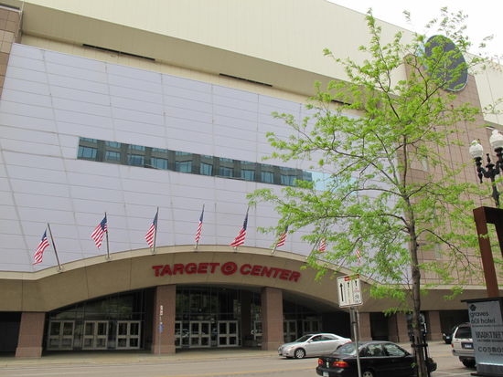 Eingang des Target Center