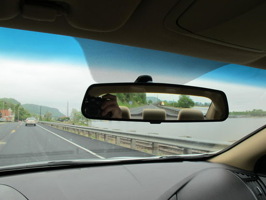 Auf dem Bild is ein Zug versteckt, wer findet ihn 