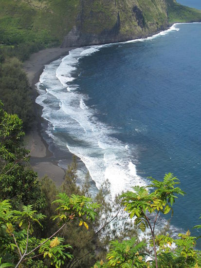 Und ein besserer Blick auf den schwarzen Strand