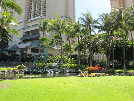 Am Eingang des Hilton Hawaiian Village