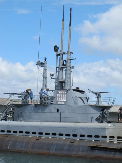 Am Turm kann man erkennen, daß die Bowfinger einige Japaner erwischt hat