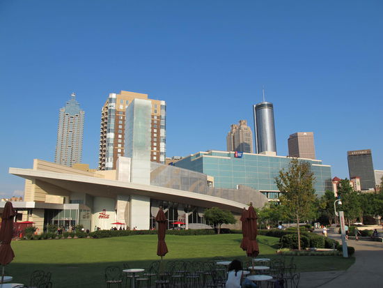 World of Coca Cola mit Skyline