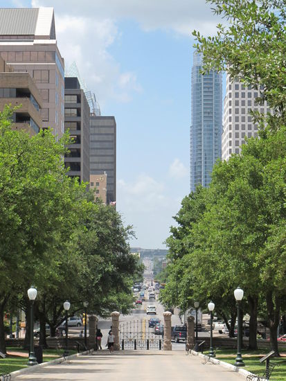 Die Congress Ave durch Downtown