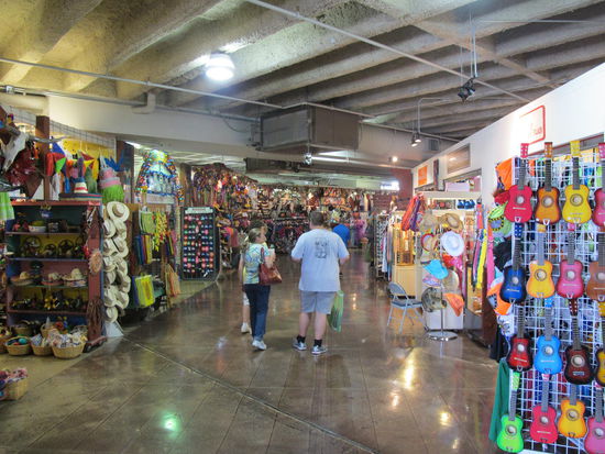 Im überdachten Market Square