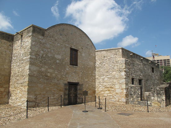 The Alamo von der Seite