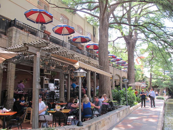 Mittags ist auch scho wieder war los