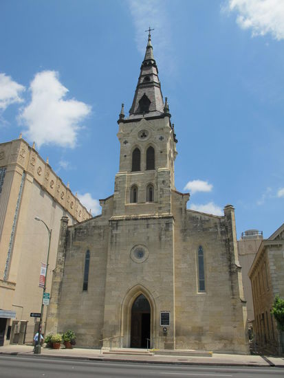 Kirche aufm Weg zum Erbeermilchshake