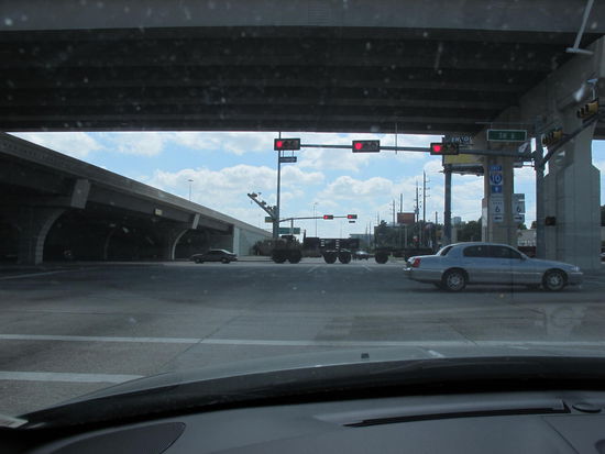 Hier konnte man sogar mitten in der Kreuzung an der Ampel stehen...