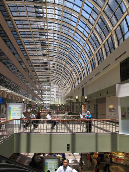 Oben "Shoppen" unten essen