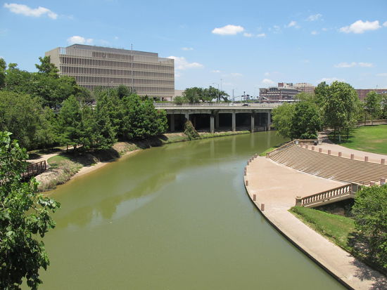 Buffalo Bayou is net wirklich schön, zumindest an den Stellen an denen ich ihn sah