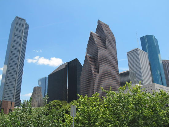 Teil der Skyline von der westlichen Flußseite