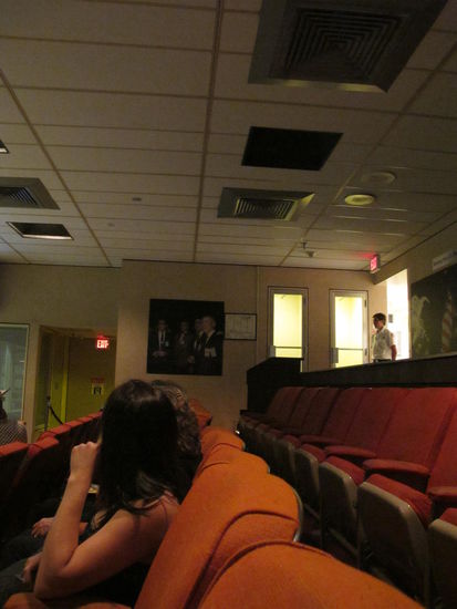 Hinter den beleuchteten Türen waren die "Telefonzellen"