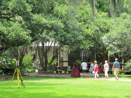 Man konnte ne Führung machen, die von der Frau in alter Südstaatentracht gehalten wurde