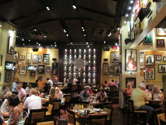 Im HRC, neben mir an der Wand war ein Klassenbuch in dem eine gewisse Madonna Ciccone abgebildet war 