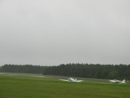 Kleiner Flughafen aufm Weg