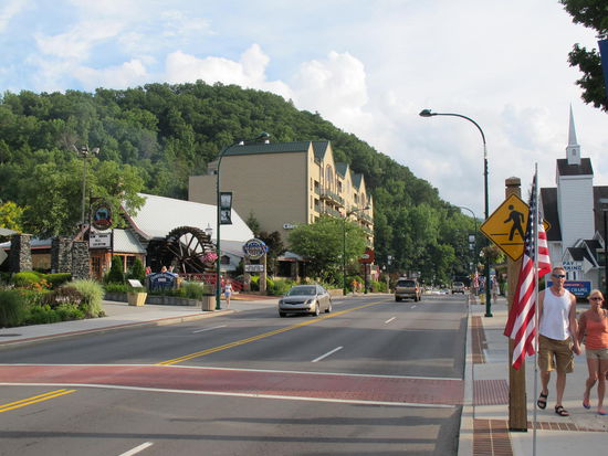 Blick Richtung NP auf der Hauptstraße von Gatlinburg
